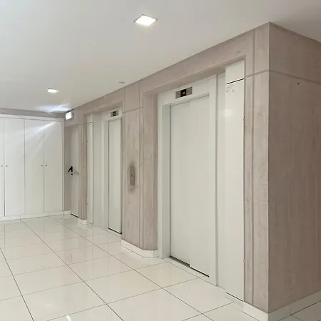 Luxury In The Center Апартаменты *
