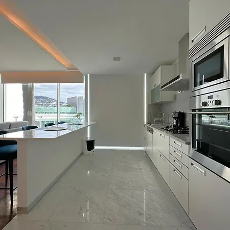 Luxury In The Center Апартаменты