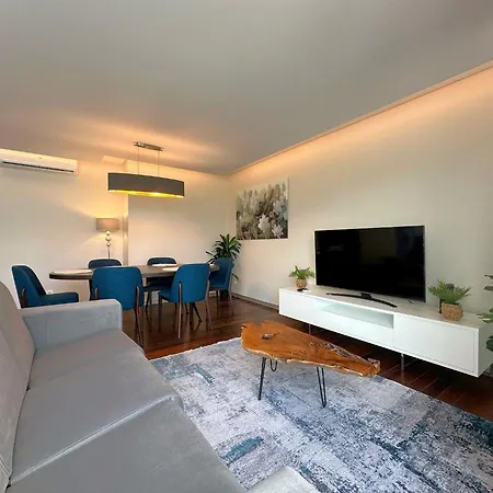 Luxury In The Center Apartment