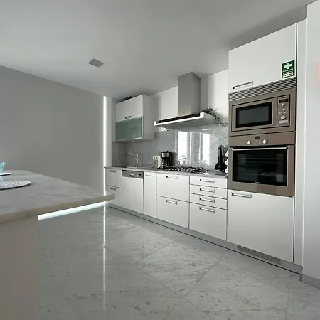 Luxury In The Center Apartment *